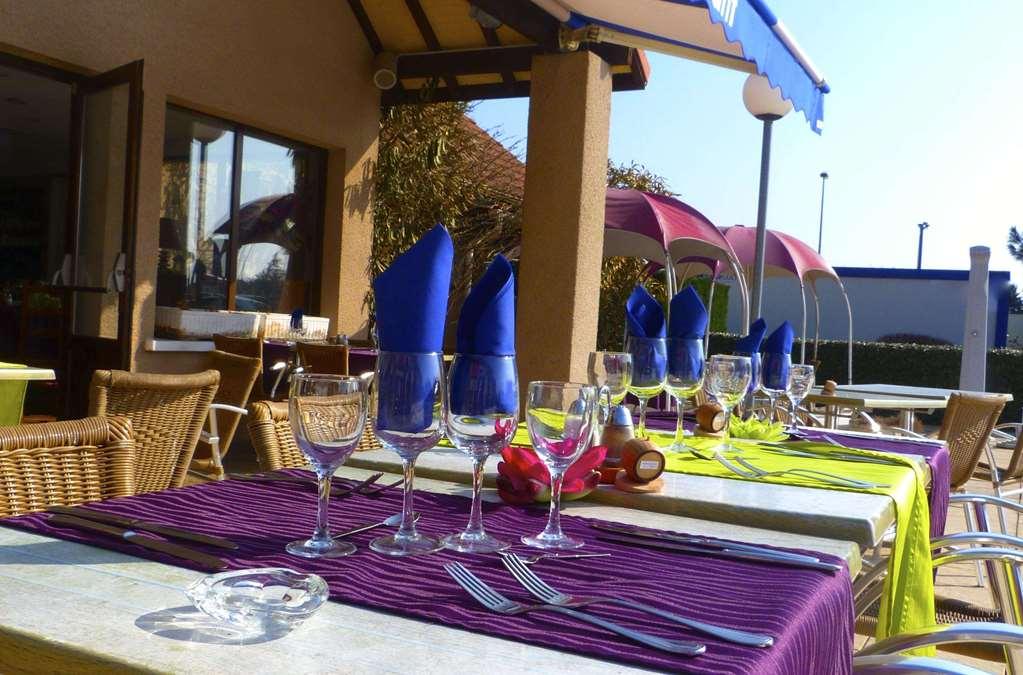 Le Roxane Hotell Saint-Laurent-des-Vignes Restaurang bild