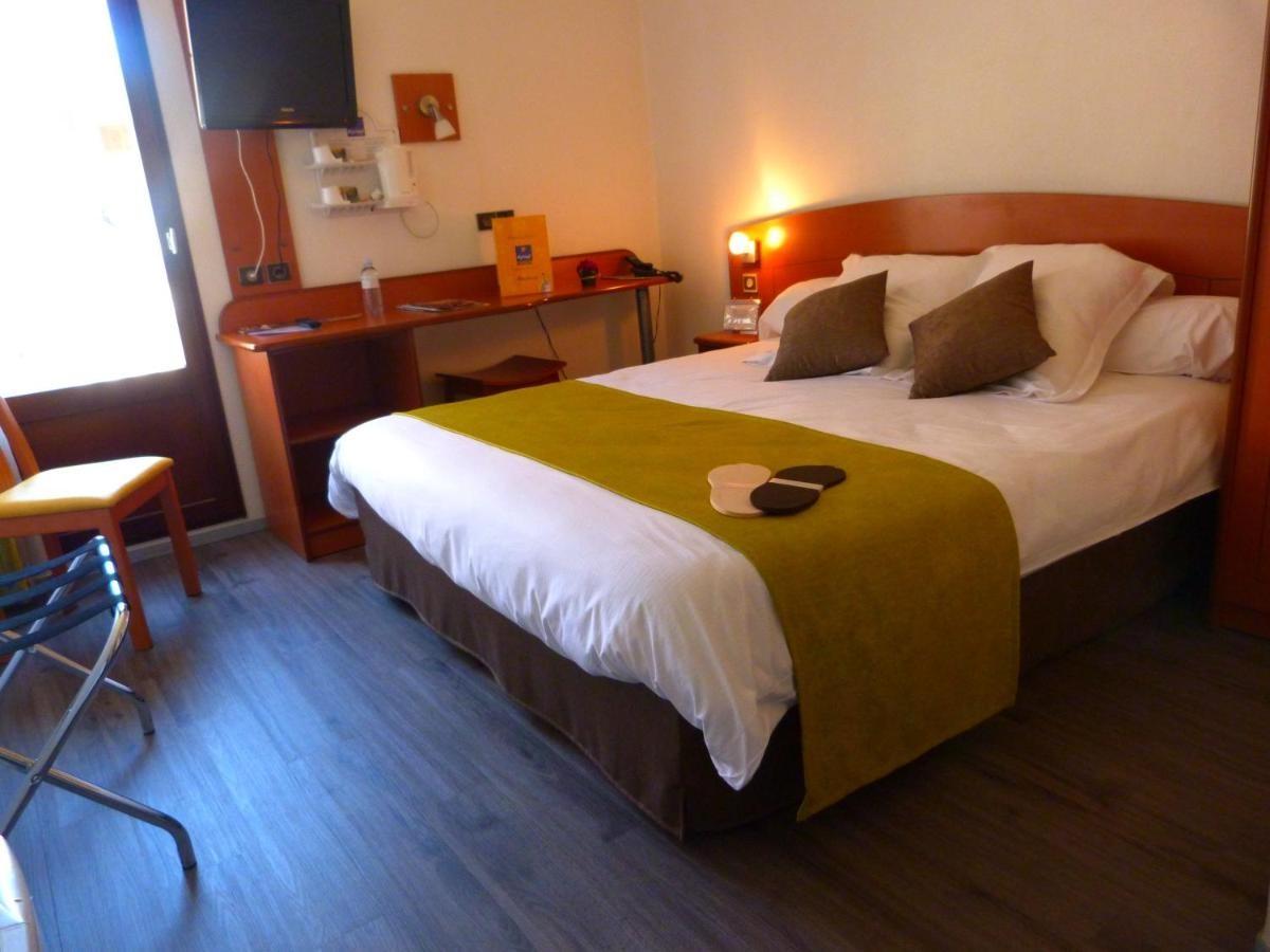 Le Roxane Hotell Saint-Laurent-des-Vignes Exteriör bild