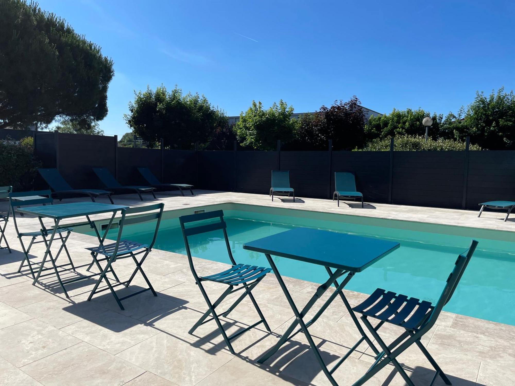 Le Roxane Hotell Saint-Laurent-des-Vignes Exteriör bild