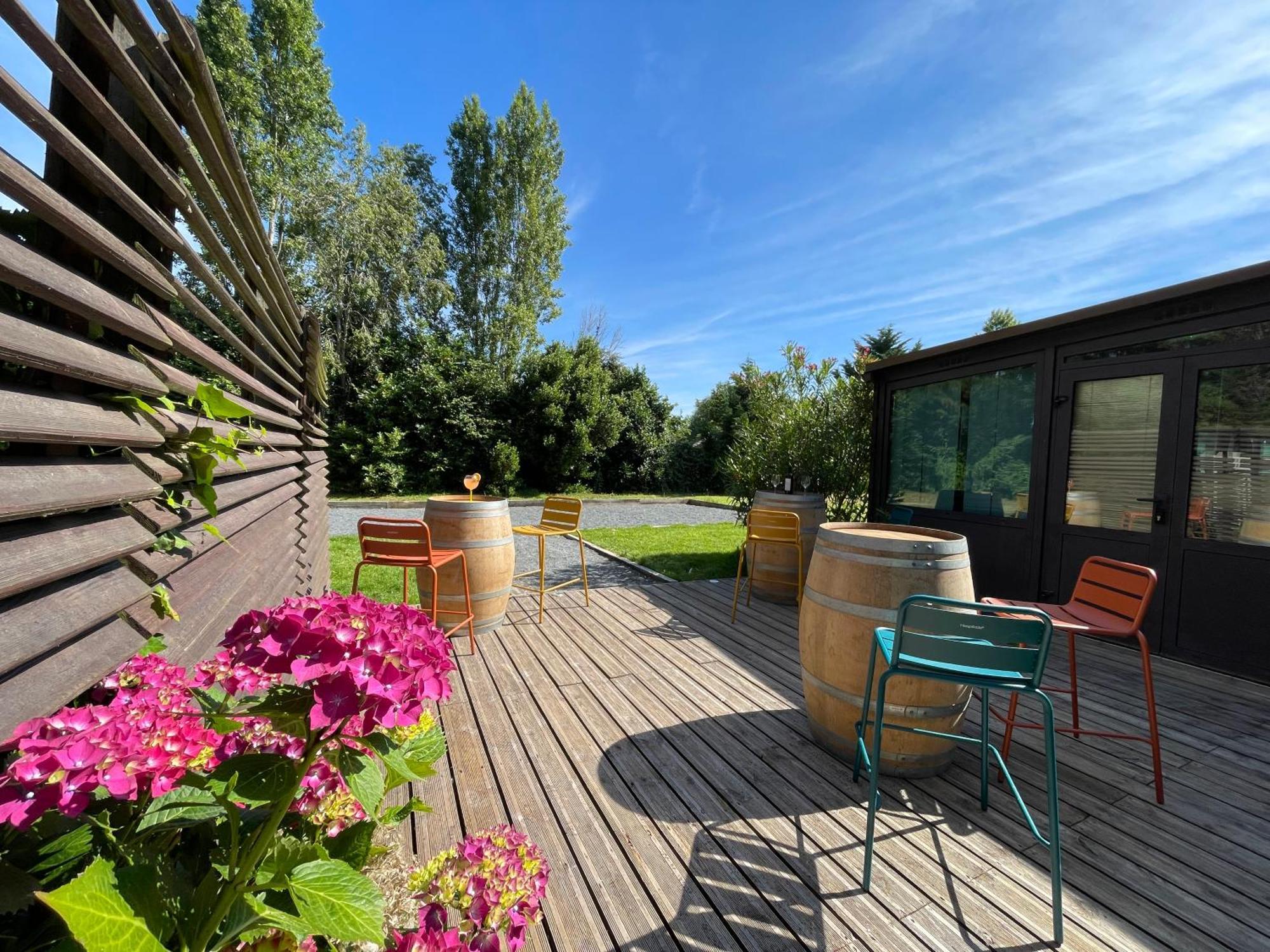 Le Roxane Hotell Saint-Laurent-des-Vignes Exteriör bild