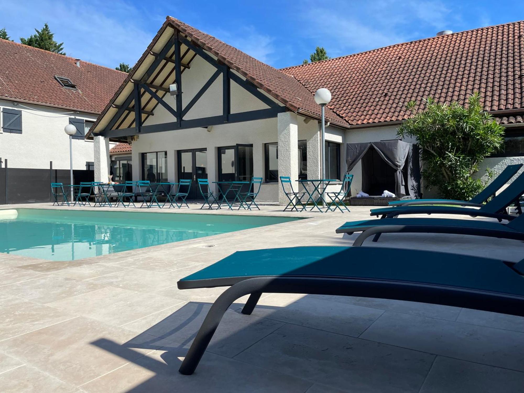 Le Roxane Hotell Saint-Laurent-des-Vignes Exteriör bild