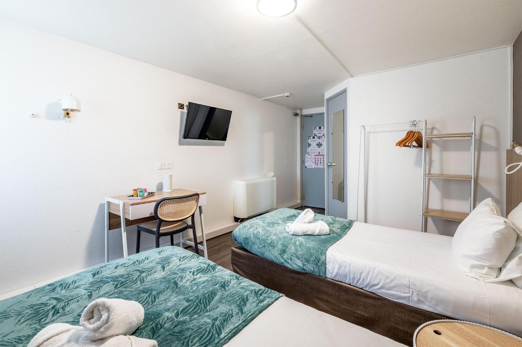 Le Roxane Hotell Saint-Laurent-des-Vignes Exteriör bild