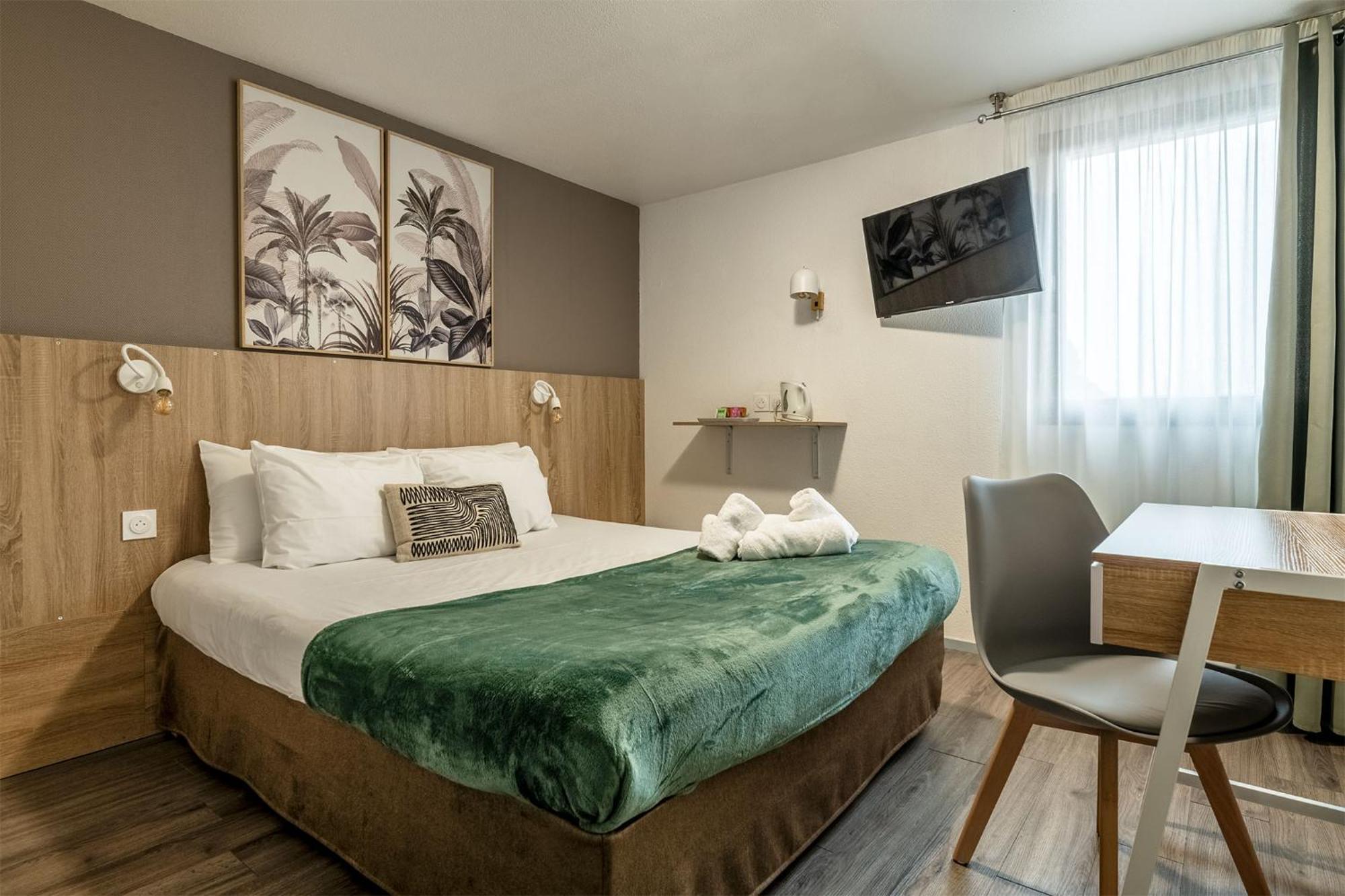 Le Roxane Hotell Saint-Laurent-des-Vignes Exteriör bild