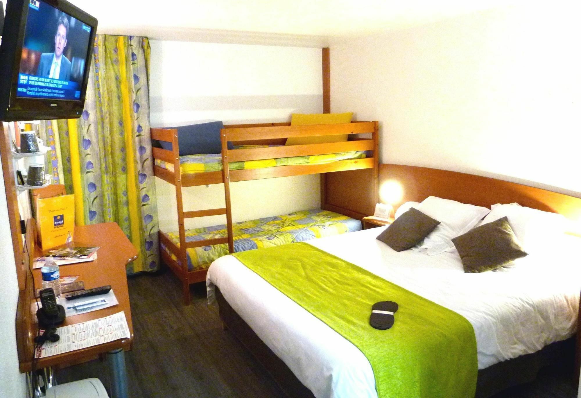 Le Roxane Hotell Saint-Laurent-des-Vignes Exteriör bild